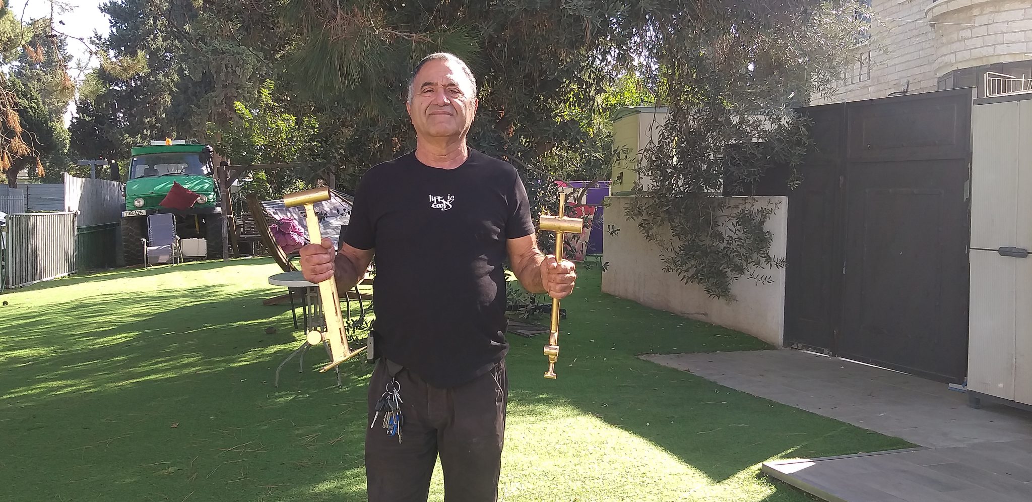ציון שירי, המדביר המזמר